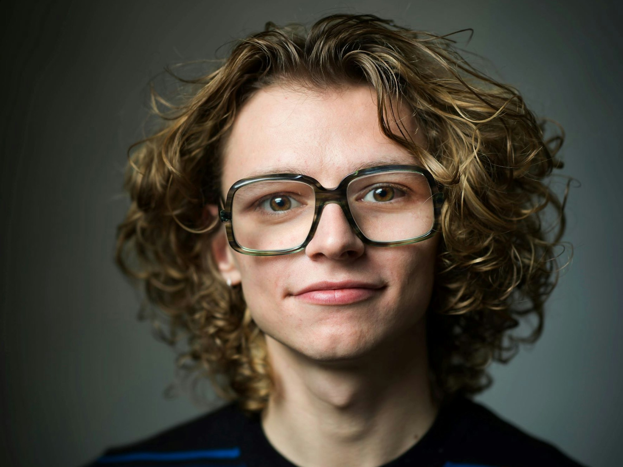 Teun Toebes aus den Niederlanden. Er ist Altenpfleger und lebt mit Demenzkranken zusammen.