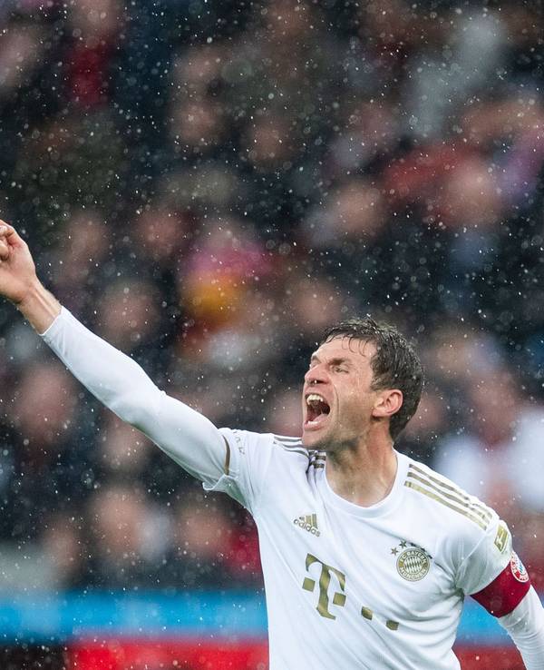 Bayerns Thomas Müller reagiert während der Partie.
