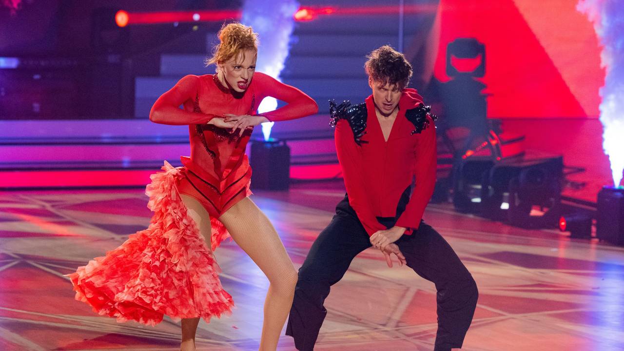Anna Ermakova, Model, und Valentin Lusin, Profitänzer, tanzen in der RTL-Tanzshow „Let's Dance“.