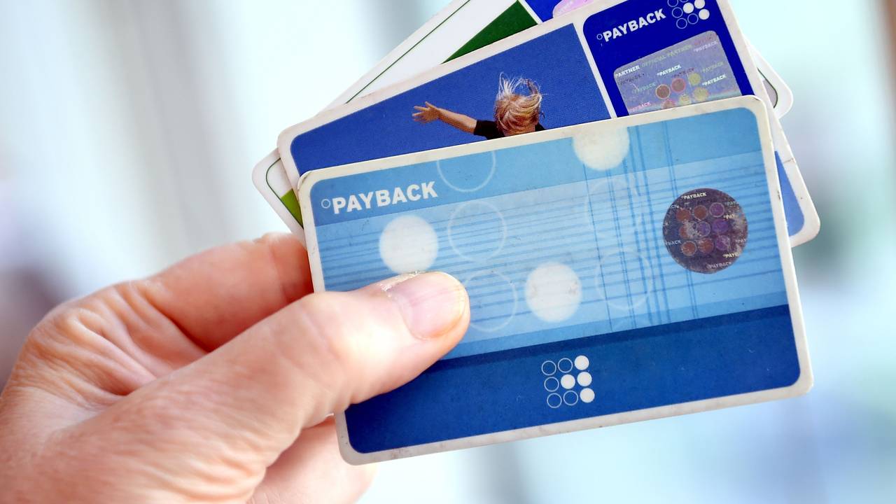 Mit Rabattkarten wie Payback locken Supermärkte und Discounter ihre Kundschaft.