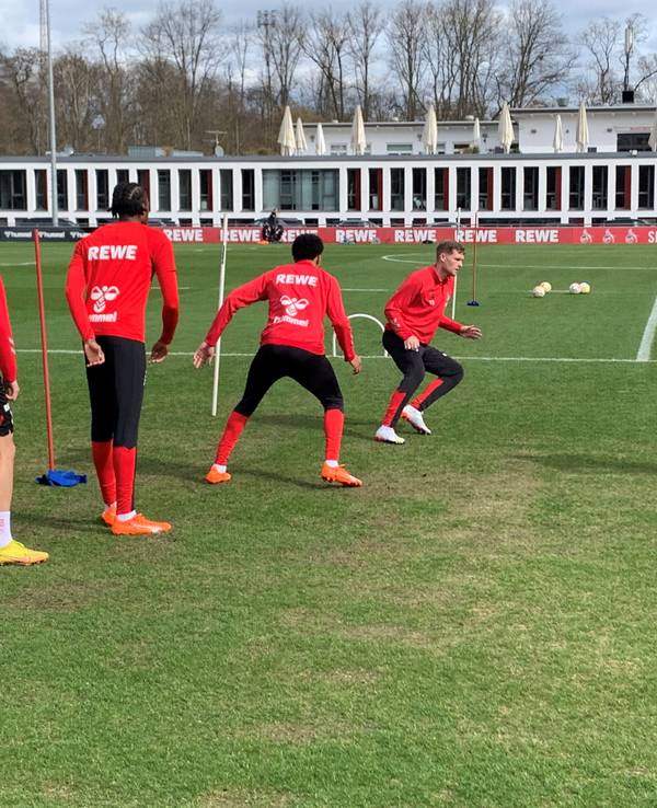 Luca Kilian im Mannschaftstraining des 1. FC Köln.