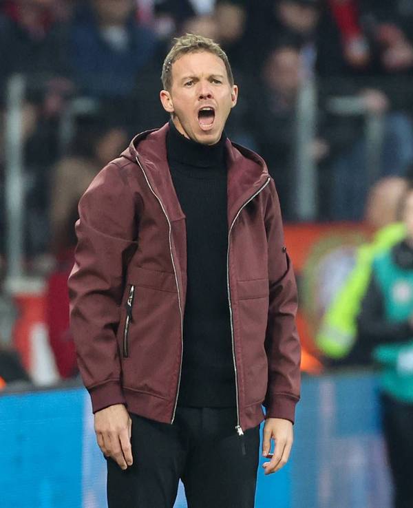 Trainer Julian Nagelsmann Muenchen gibt lautstark Anweisungen.