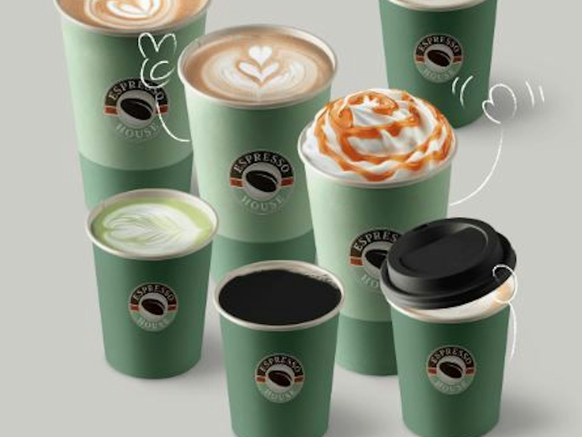 Das Foto zeigt Becher mit Kaffeespezialitäten der Marke „Espresso House“.