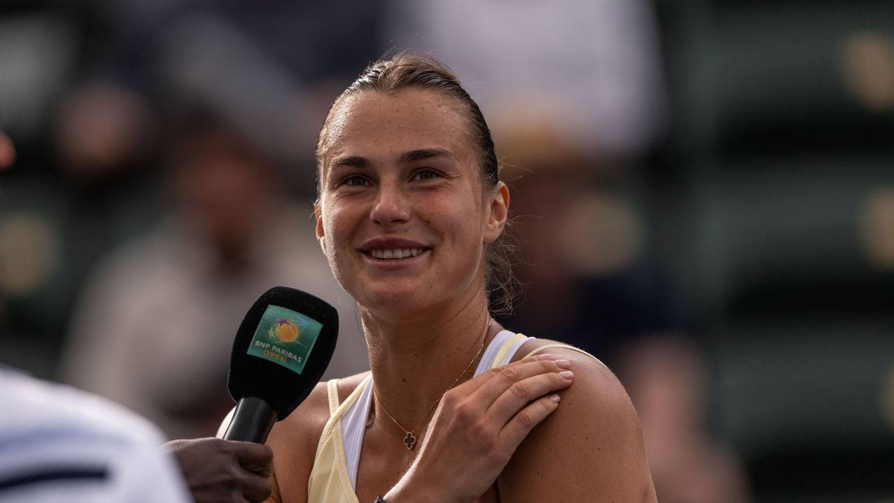 Aryna Sabalenka gibt nach ihrem Sieg ein Interview.
