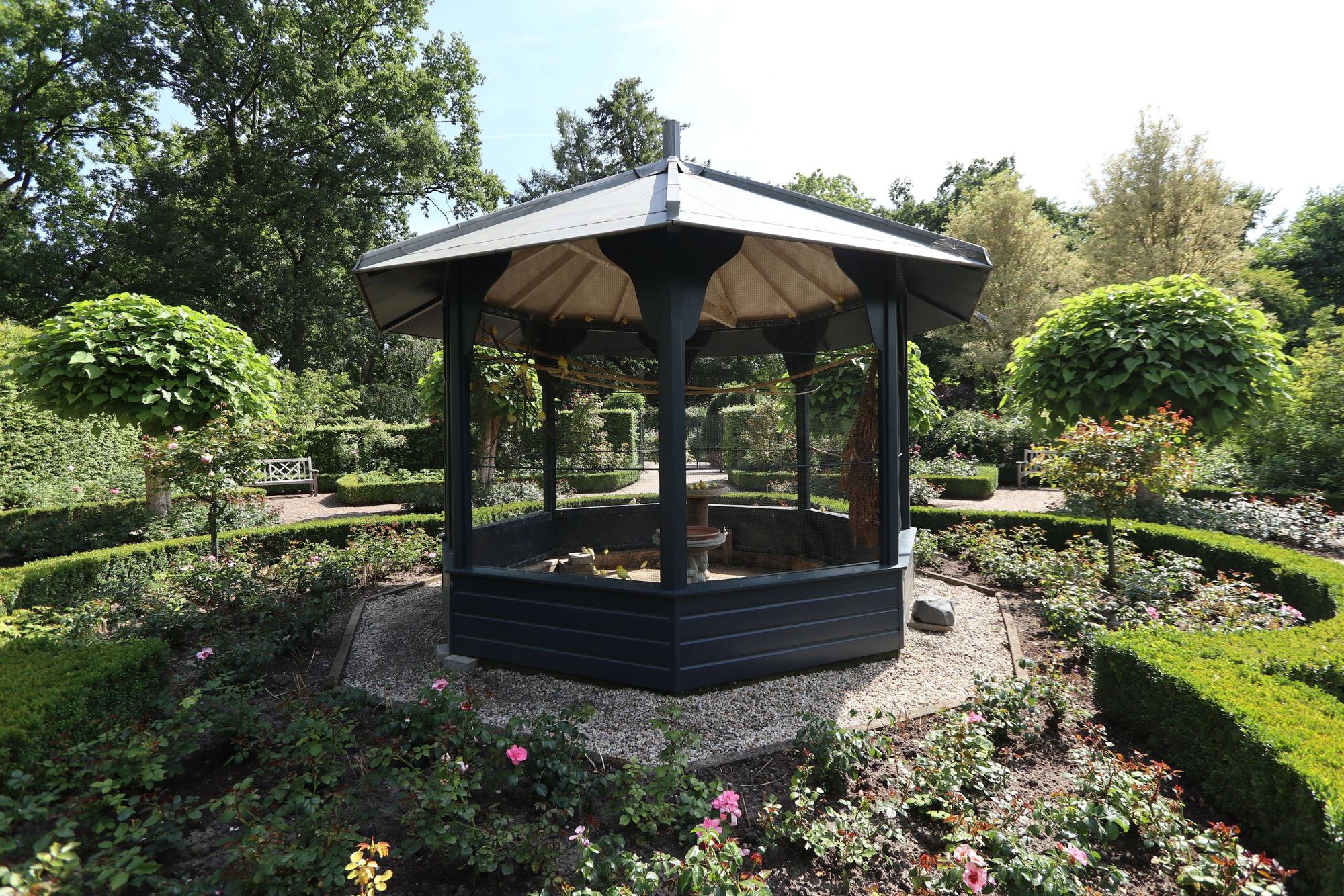 Schlossgartenimpressionen von Schloss Arcen bei Venlo in den Niederlanden.