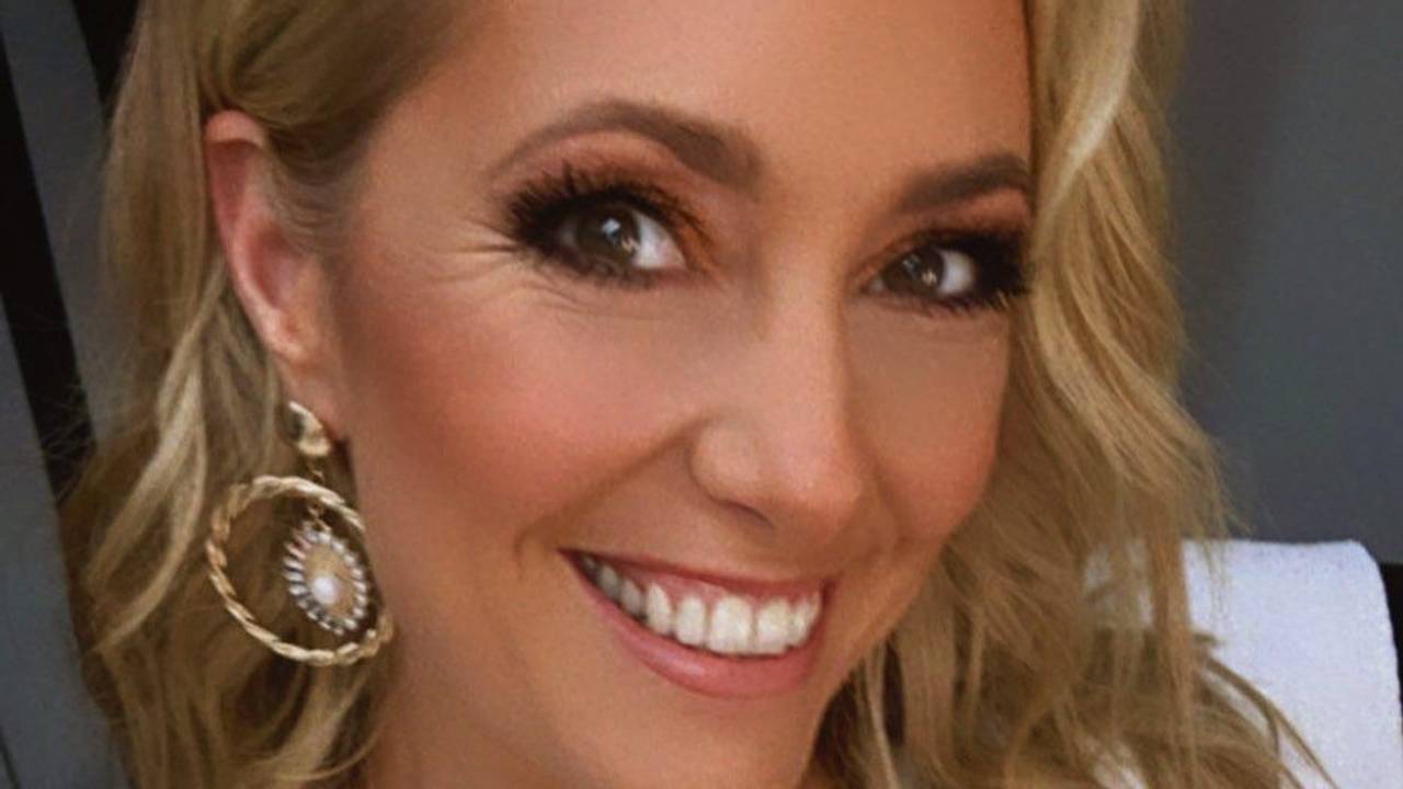 Angela Finger-Erben präsentiert die Dschungelshow aus Köln.