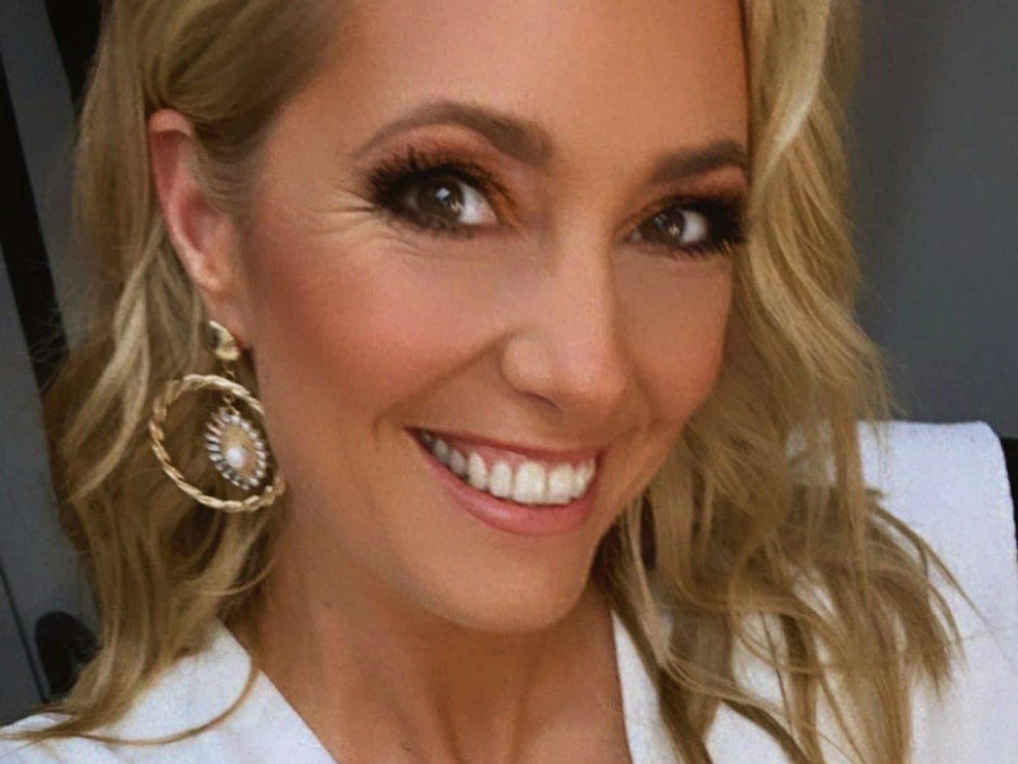 Angela Finger-Erben präsentiert die Dschungelshow aus Köln.