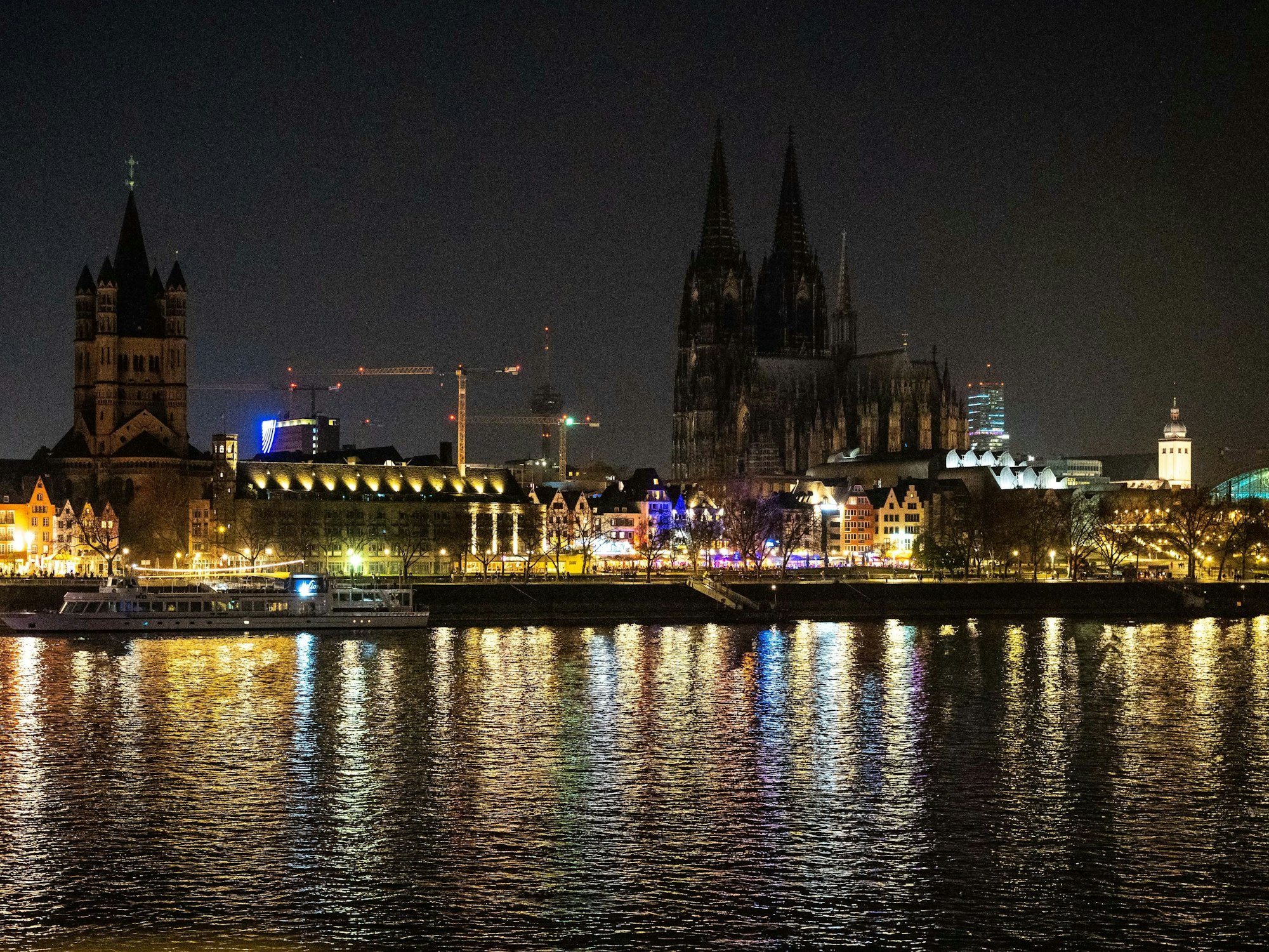 Der unbeleuchtete Kölner Dom