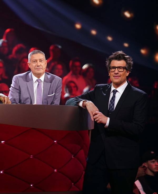 Die „Let's Dance“-Jury mit Jorge González (v.l.), Motsi Mabuse und Joachim Llambi sowie Moderator Daniel Hartwich am 10. März 2023.
