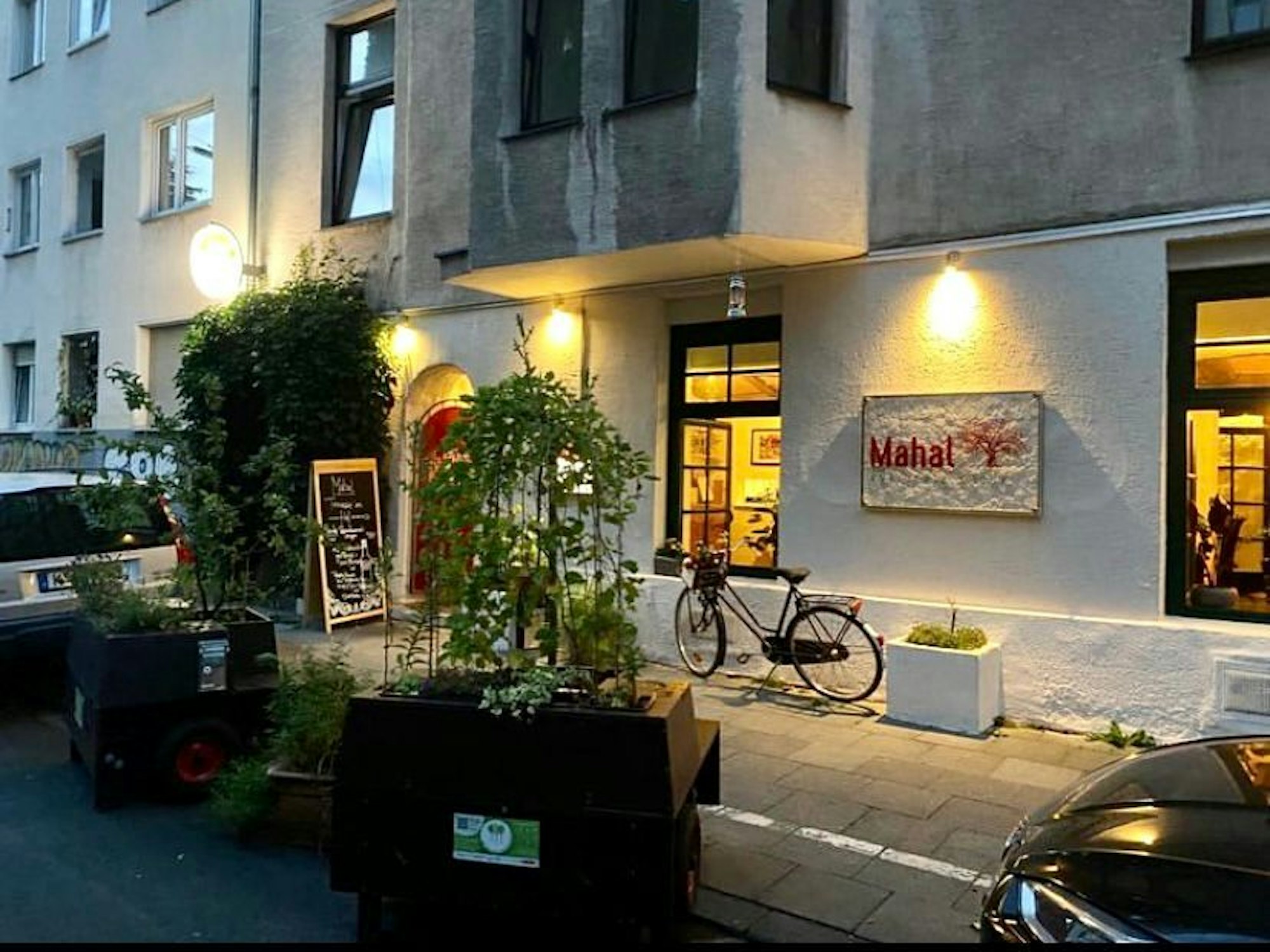 Das Restaurant Mahal von vorne.