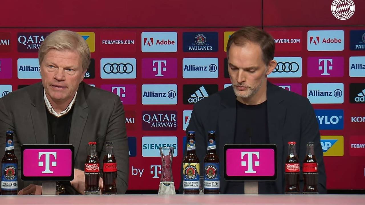 Oliver Kahn und Thomas Tuchel sitzen auf der Antritts-Pressekonferenz des neuen Trainers beim FC Bayern München.