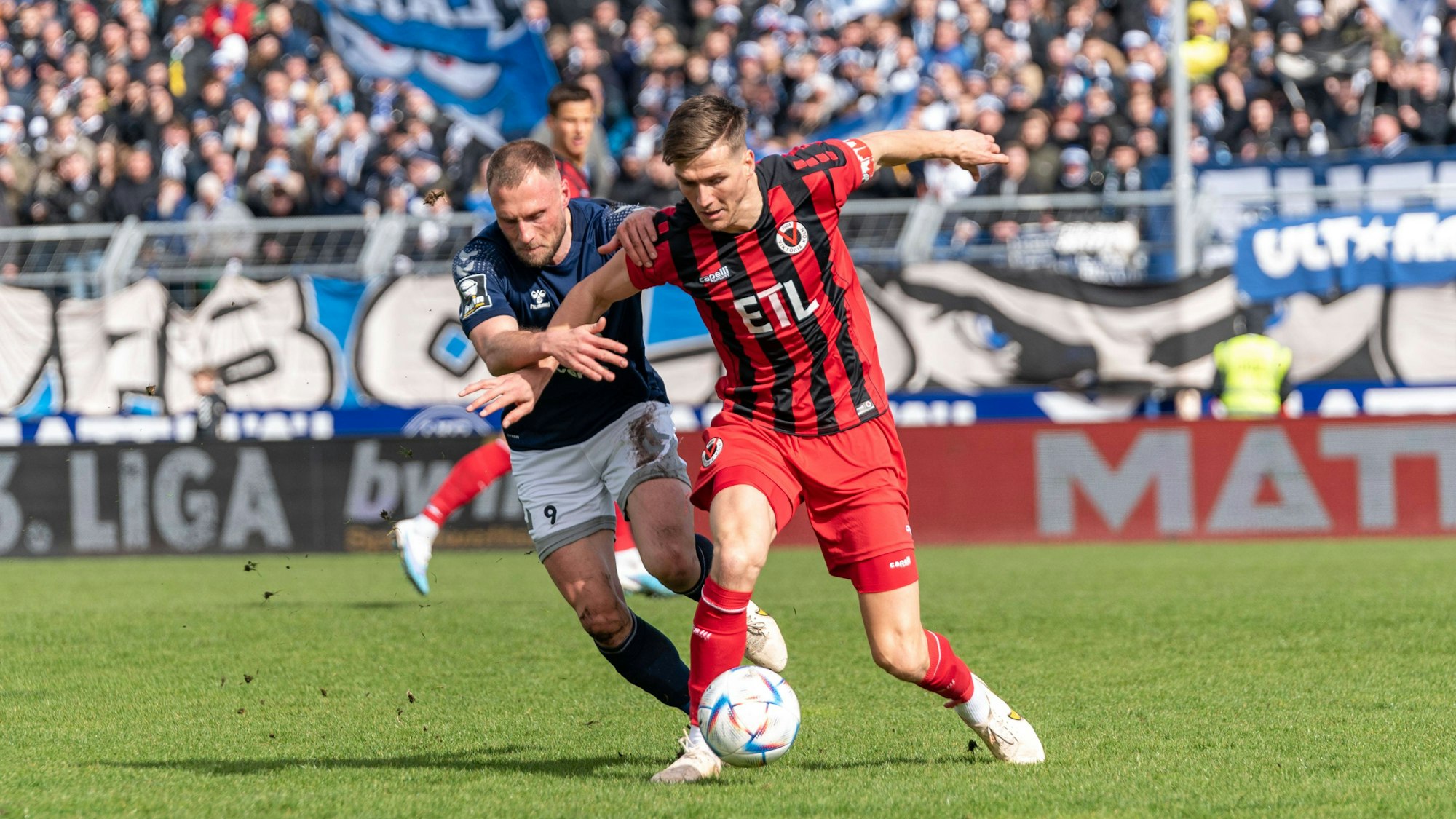 Moritz Fritz im Zweikampf mit Max Wegener.