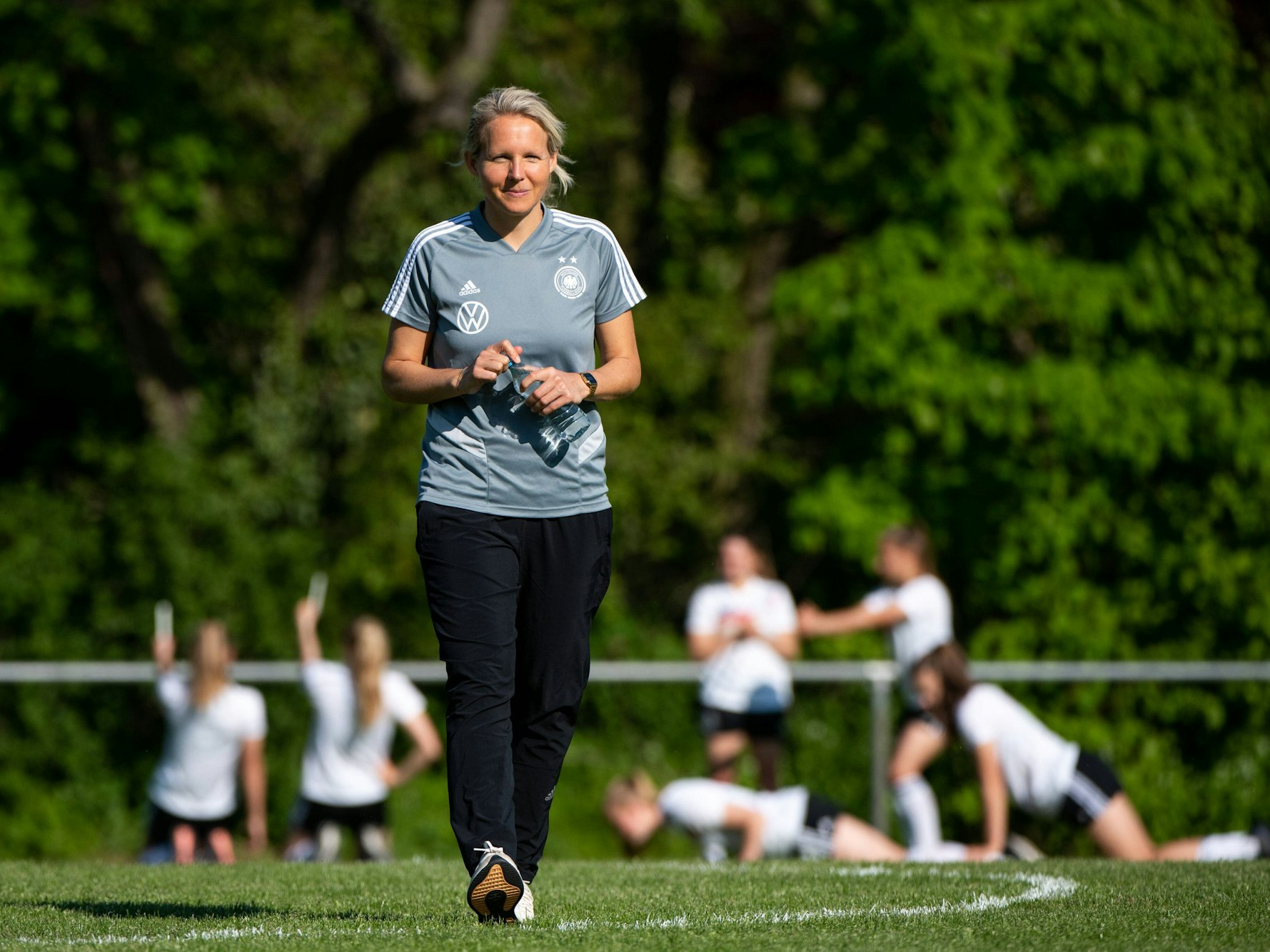 Friederike Kromp auf dem Trainingsplatz.