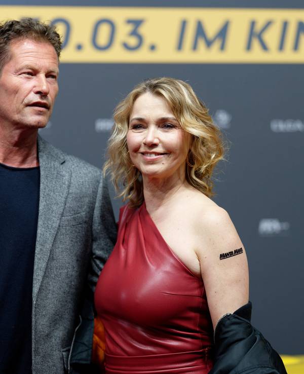 Die Schauspieler Till Schweiger (l) und Tina Ruland (r) kommen zu Premiere des Films «Manta Manta - Zwoter Teil».