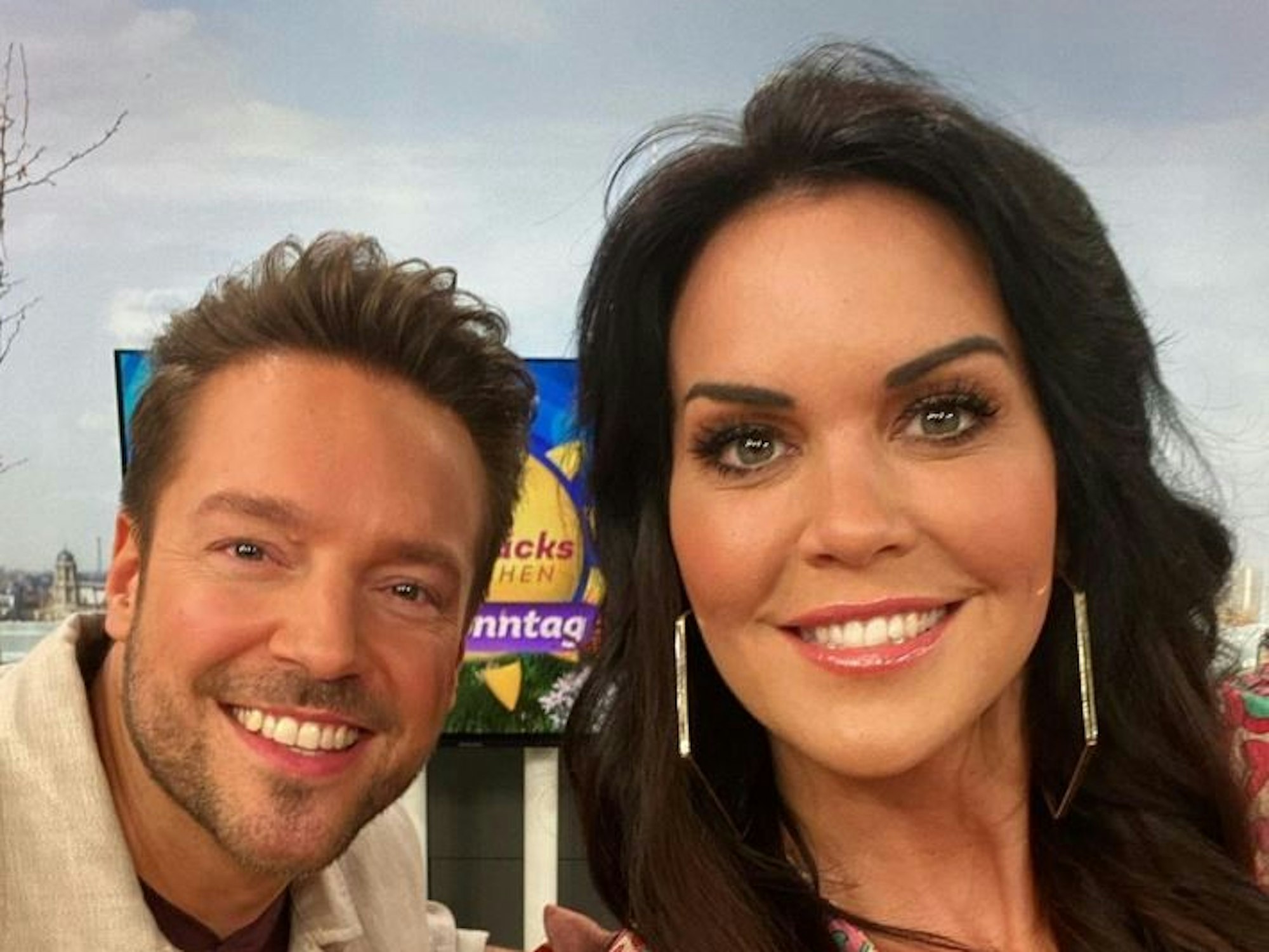 Benjamin Trampf und Martina Reuter moderieren am 26.3.2023 das Sat.1-„Frühstücksfernsehen“.