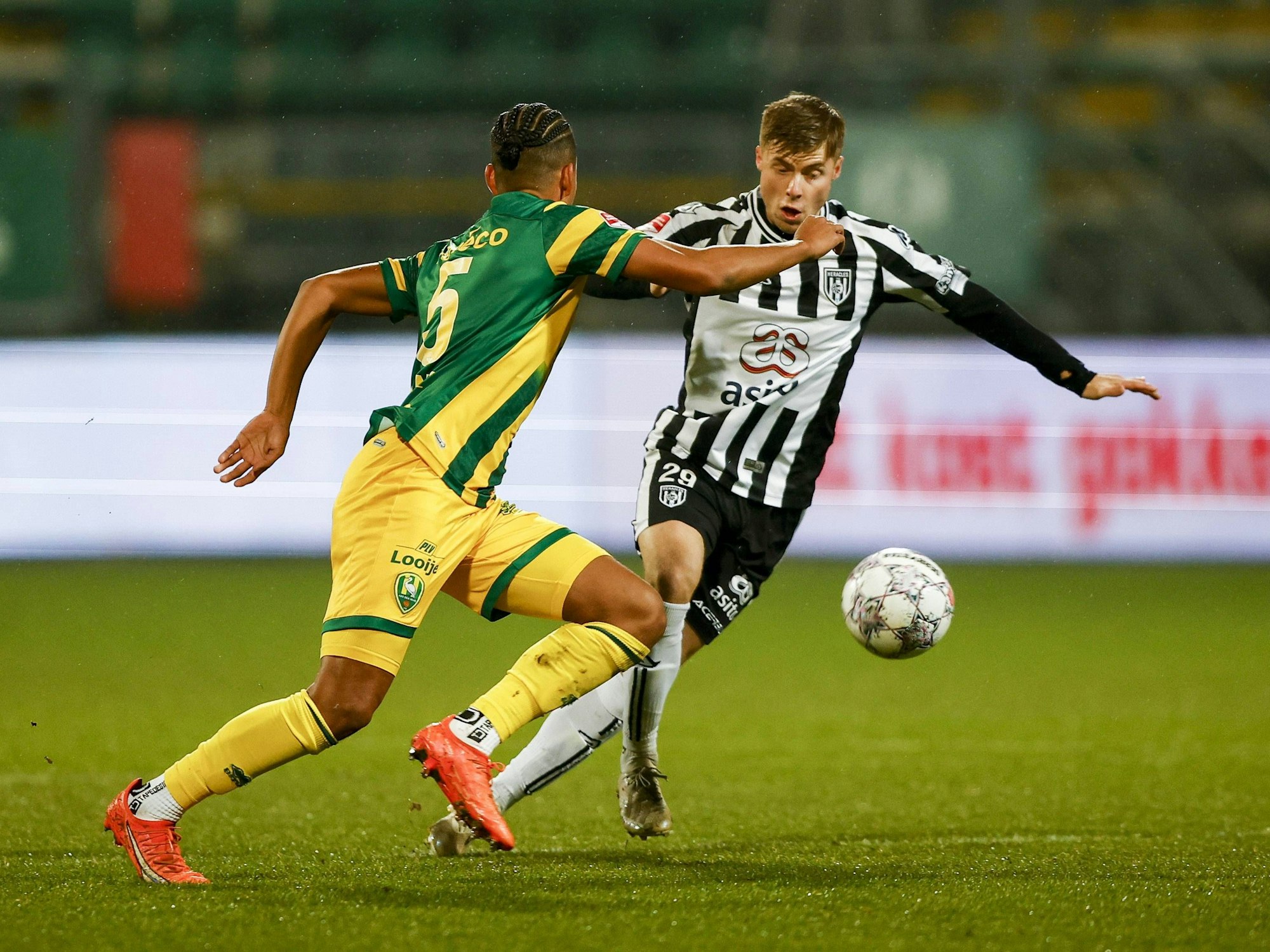 Emil Hansson im Spiel gegen ADO Den Haag.