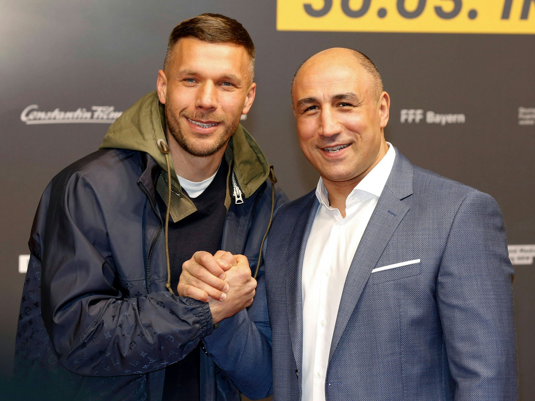 Lukas Podolski und Arthur Abraham bei der Premiere des Kinofilms „Manta, Manta – Zwoter Teil“ im Cinedom.