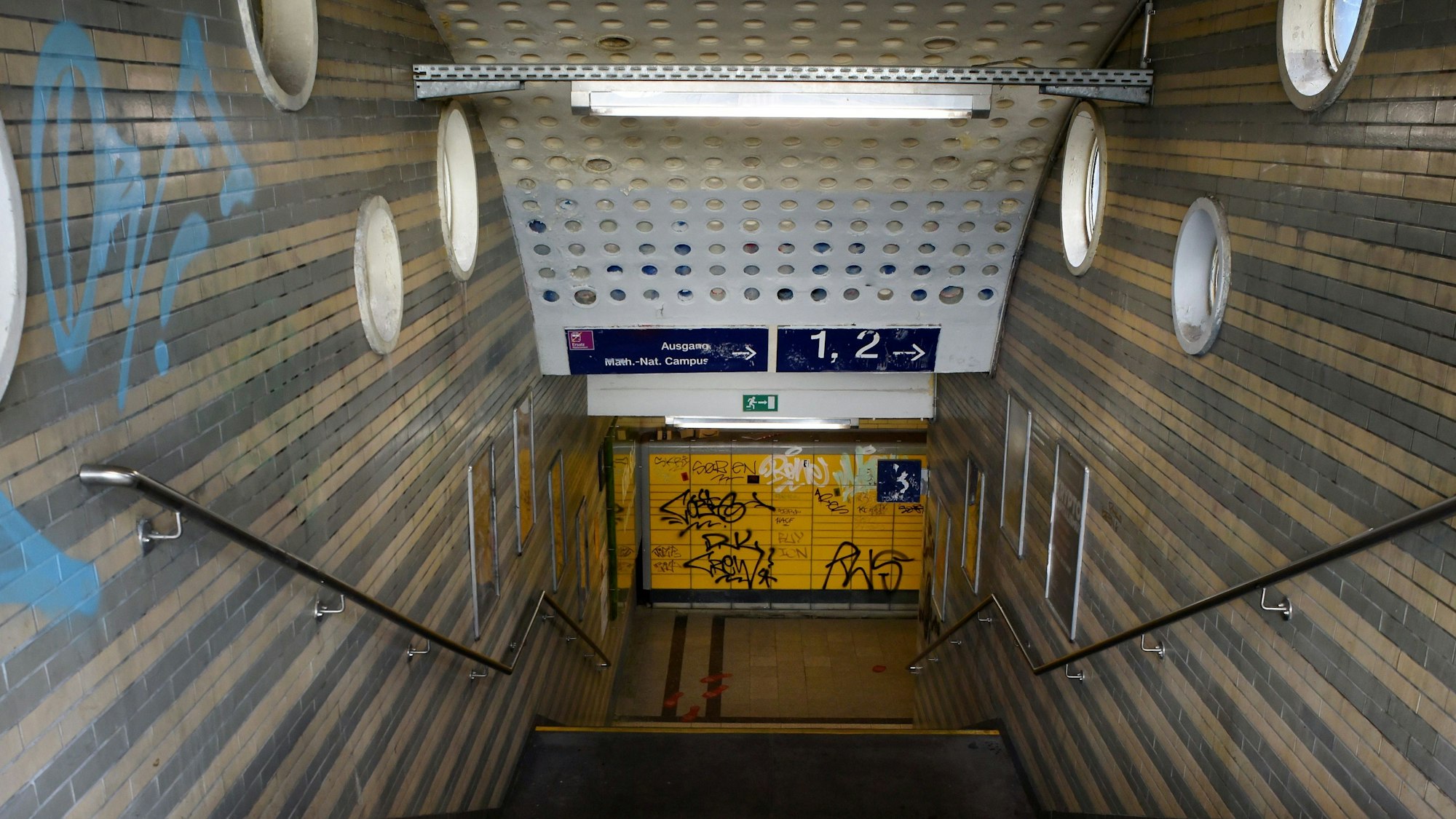 Bahnhof Haltestelle Köln Süd