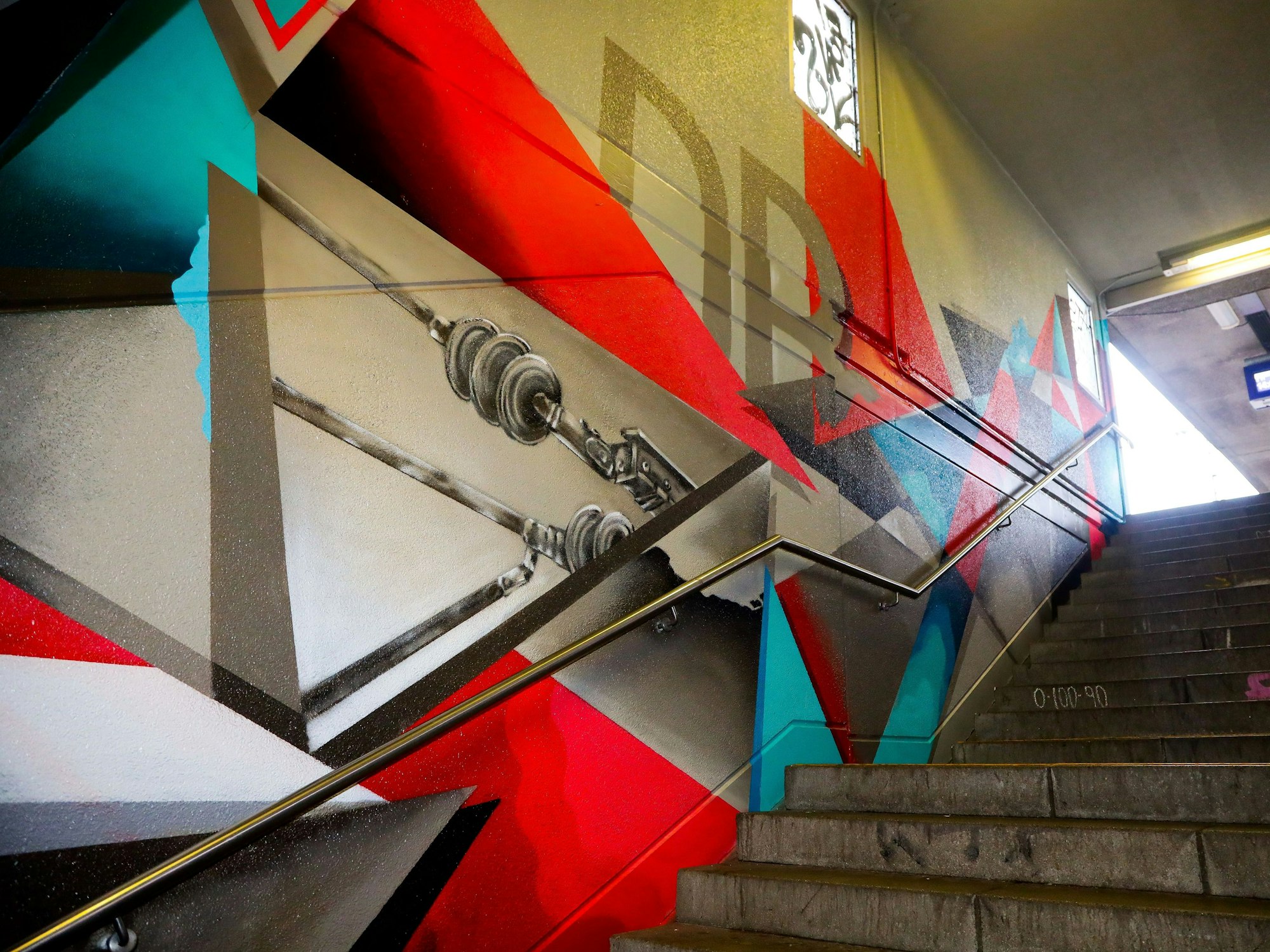 Neugestaltung des Bahnhofs Köln-Nippes durch Street Art Künstler