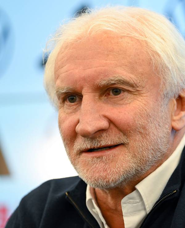 DFB-Sportdirektor Rudi Völler spricht auf einer Pressekonferenz des Deutschen Fußball-Bundes (DFB) im DFB-Campus.