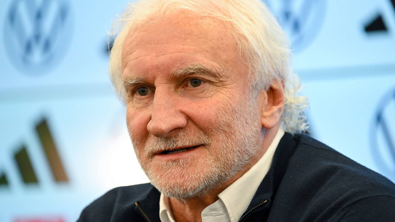 DFB-Sportdirektor Rudi Völler spricht auf einer Pressekonferenz des Deutschen Fußball-Bundes (DFB) im DFB-Campus.