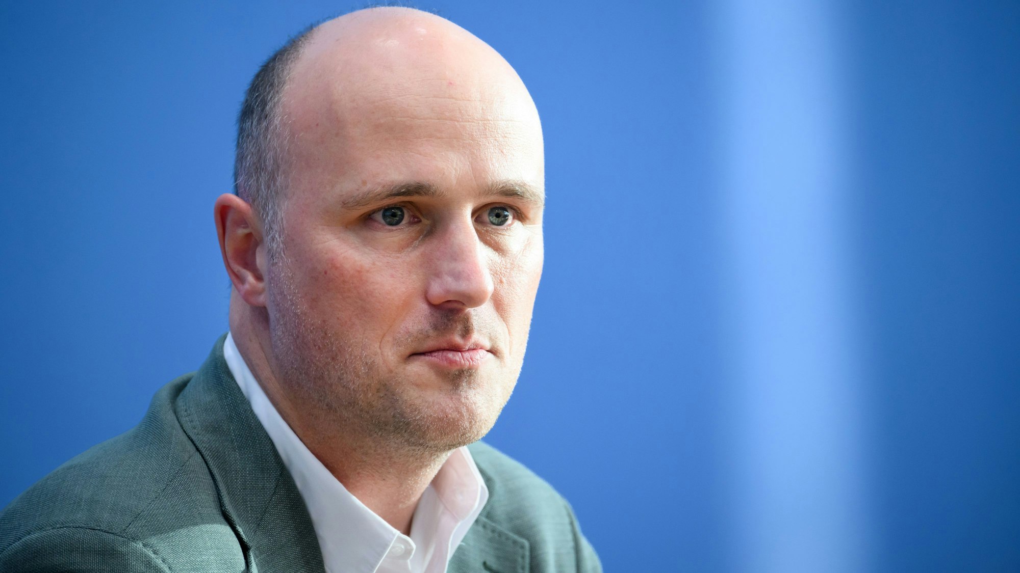 Sven Lehmann (Bündnis 90/Die Grünen), Parlamentarischer Staatssekretär im Bundesministerium für Familie, Senioren, Frauen und Jugend und Queer-Beauftragter der Bundesregierung.