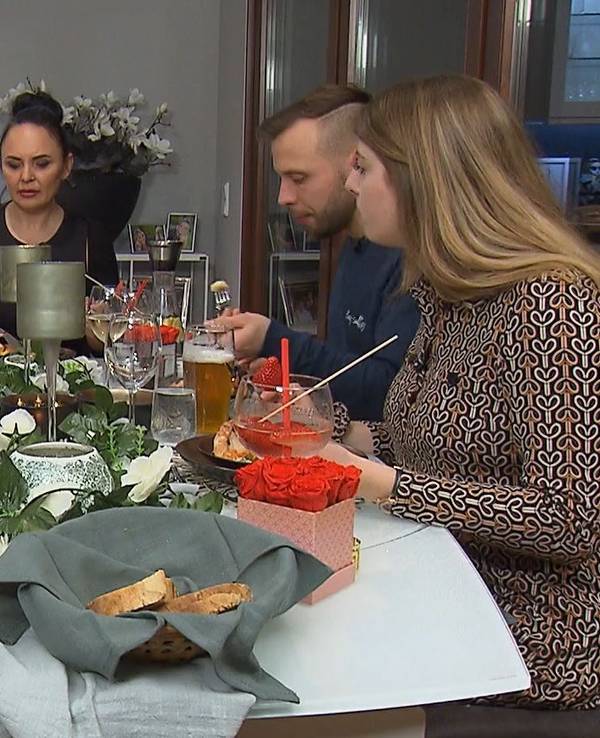 An Tag 3 von „Das perfekte Dinner“ in Schwerin (TV-Ausstrahlung: 29. März) ist die Truppe um (v.l.n.r.) Richard, Daniela, Kateryna, Brian und Luisa bei Kateryna zu Gast.