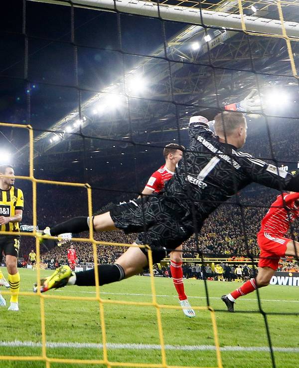 Anthony Modeste köpft den BVB gegen die Bayern zum späten Ausgleich.