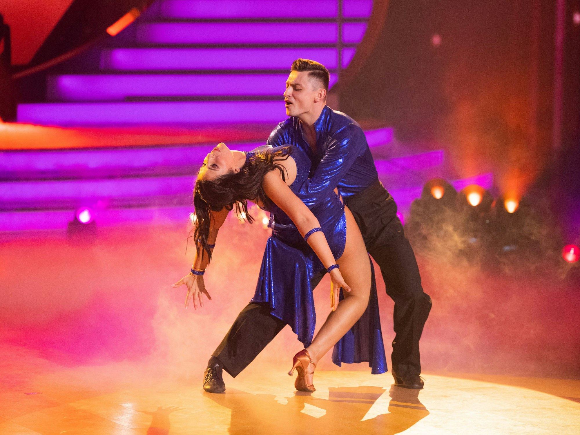 GZSZ-Schauspielerin Chryssanthi Kavazi tanzte am 31. März 2023 mit Zsolt Sandor Cseke eine Rumba zu „Dancing Queen“ von ABBA. Die beiden bekamen 21 Punkte von der Jury.