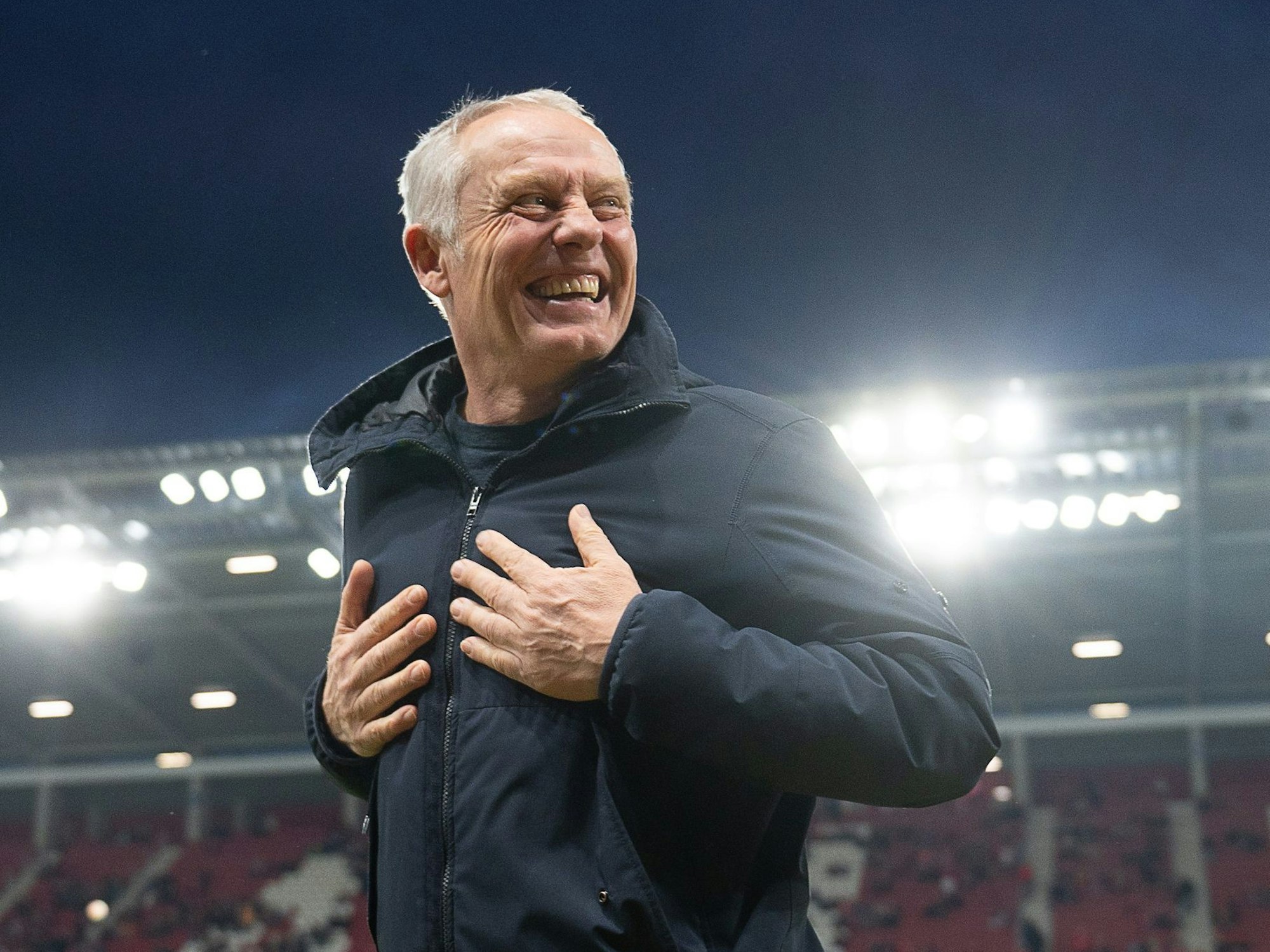 FSV Mainz 05 gegen SC Freiburg in der Mewa Arena: Freiburgs Trainer Christian Streich vor dem Spiel.