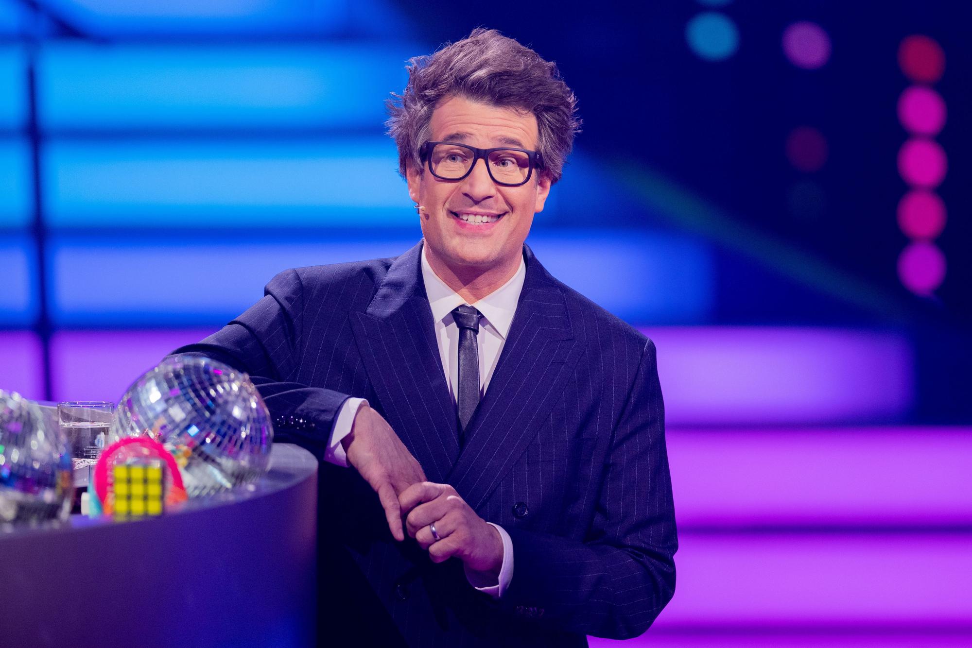 Moderator Daniel Hartwich, hier am 17. März 2023, steht in der RTL-Tanzshow „Let's Dance“ im Coloneum auf dem Parkett.