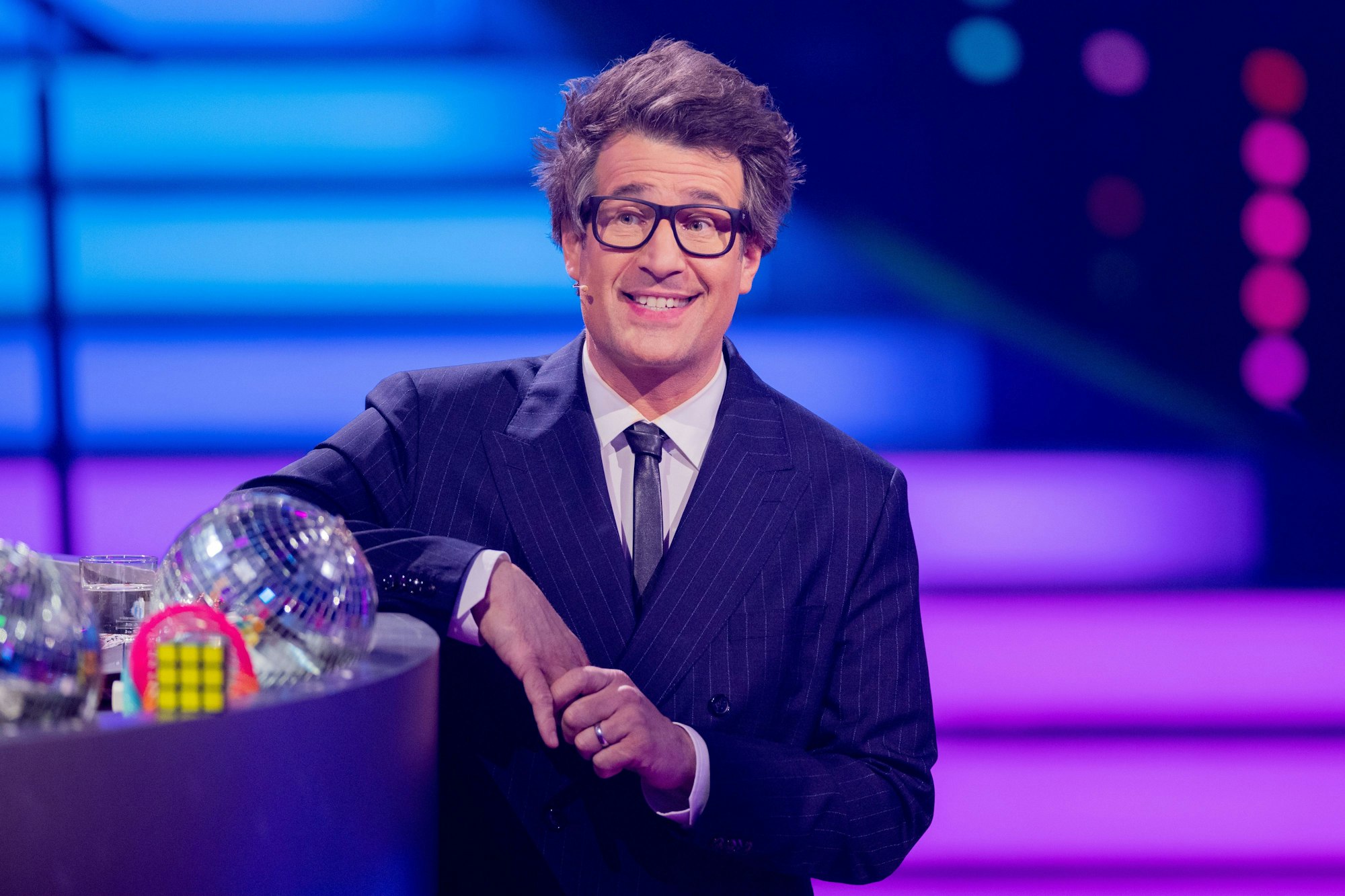 Moderator Daniel Hartwich, hier am 17. März 2023, steht in der RTL-Tanzshow „Let's Dance“ im Coloneum auf dem Parkett.
