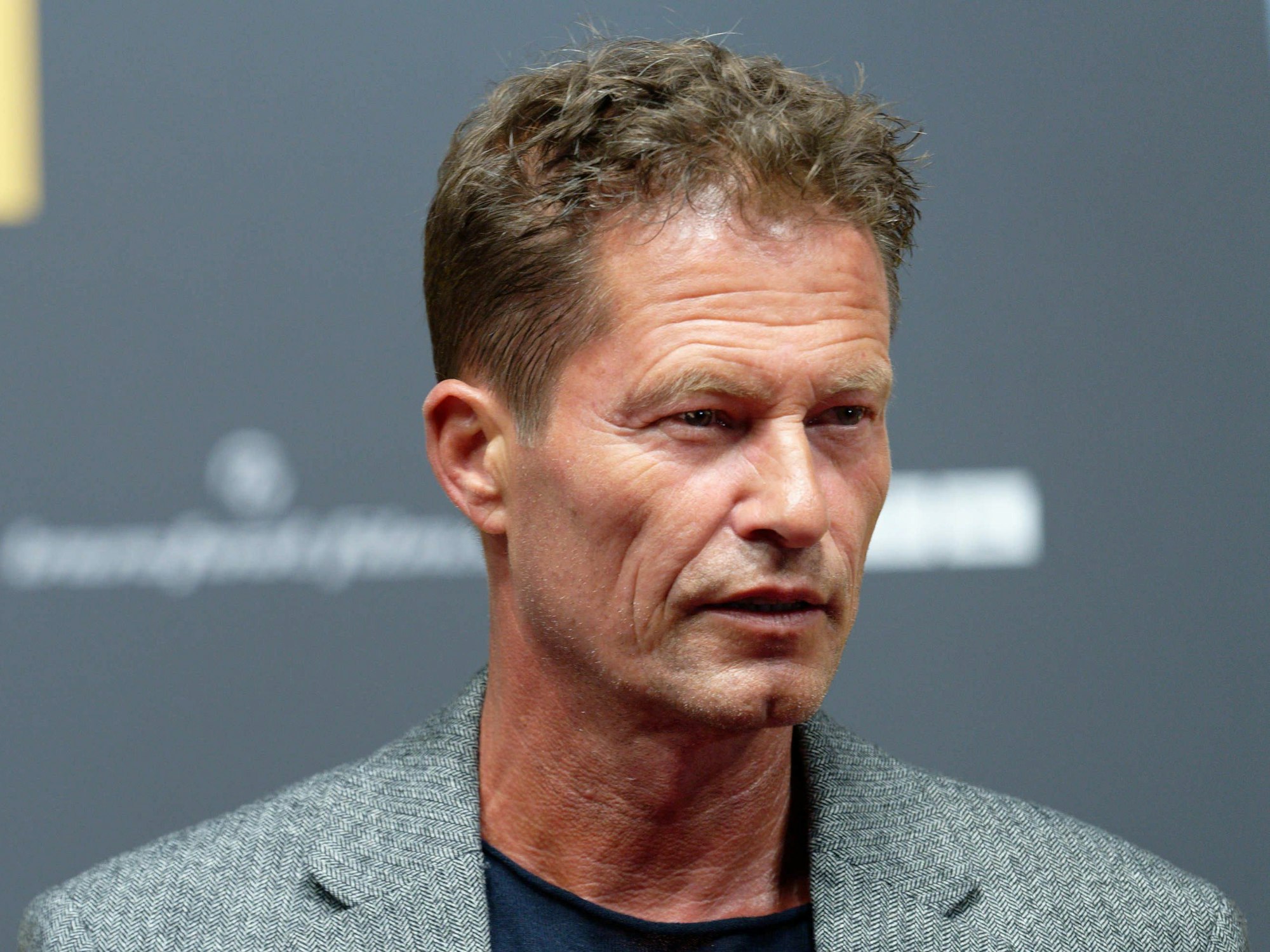 Schauspieler Til Schweiger kommt zur Premiere des Films „Manta Manta - Zwoter Teil“.