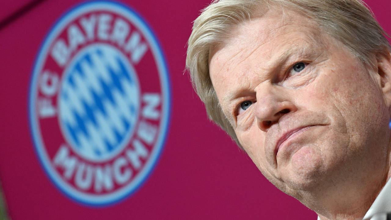 Ex-Vorstandschef Oliver Kahn bei einer Pressekonferenz nach dem Trainerwechsel beim FC Bayern München