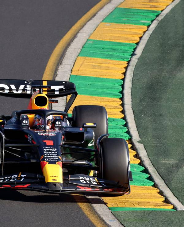 Max Verstappen fährt beim Rennen der Formel 1 dem Feld davon.
