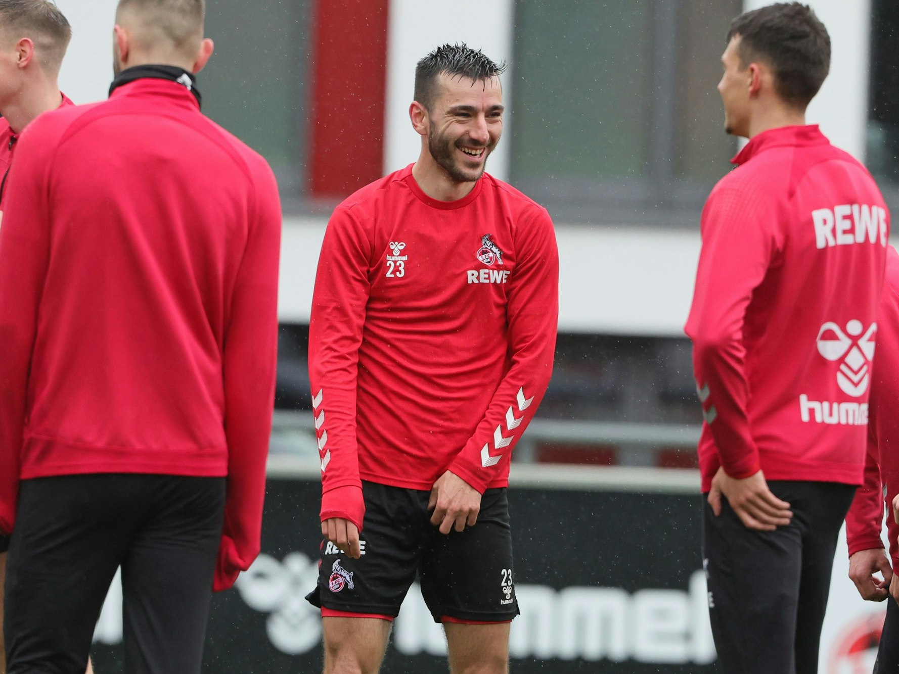 Sargis Adamyan beim Training des 1. FC Köln.