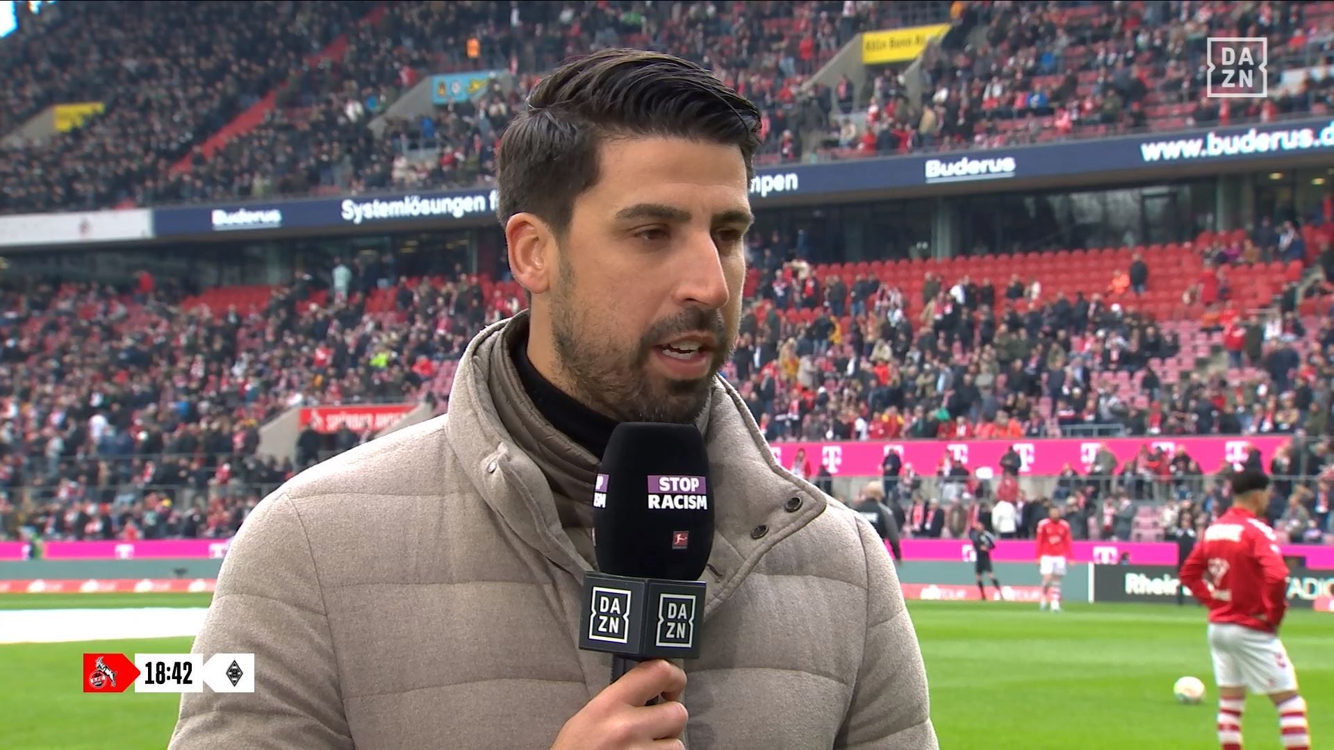 Köln, 2. April 2023: Sami Khedira bei der DAZN-Übertragung zum Bundesliga-Duell zwischen dem 1. FC Köln und Borussia Mönchengladbach. Screenshot zur Berichterstattung über Fan-Kritik am Khedira-Auftritt von EXPRESS.de-Redakteur Béla Csányi.