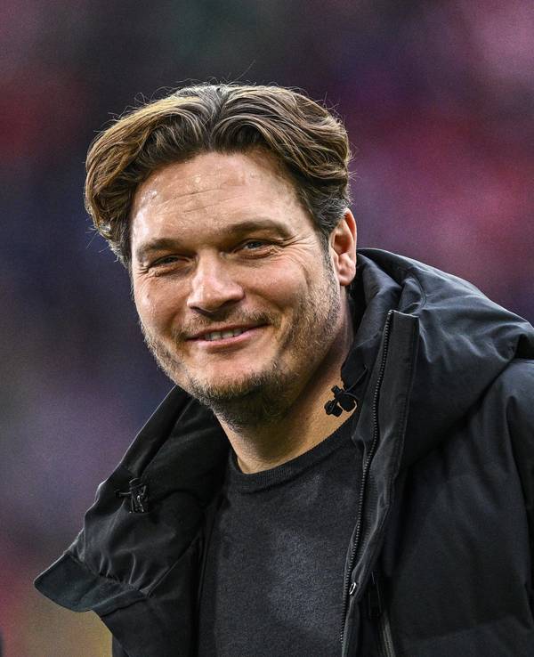 Edin Terzic beim Bundesligaspiel von Borussia Dortmund gegen Bayern München.