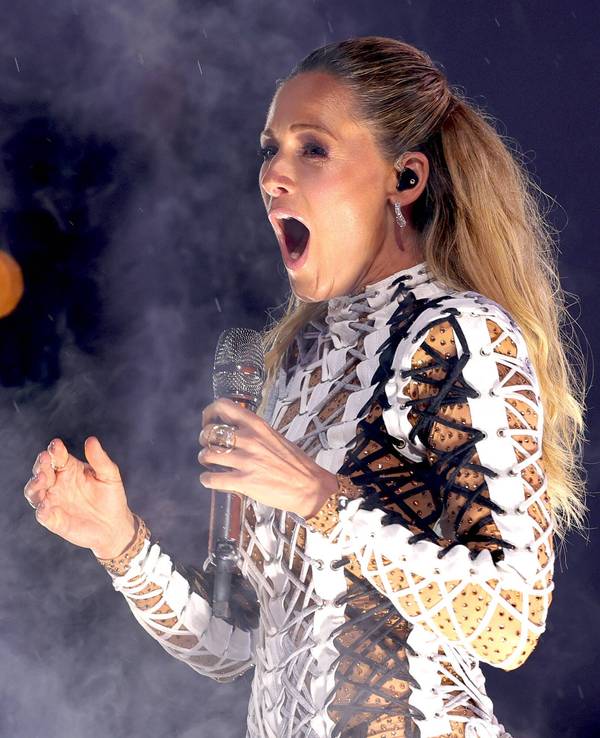 Auf einem Konzert von Helene Fischer kam es in Stuttgart zu einem Po-Patzer.
