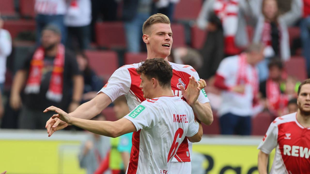 Steffen Tigges (1. FC Köln) jubelt mit Eric Martel nach seinem Tor zum 1:1.