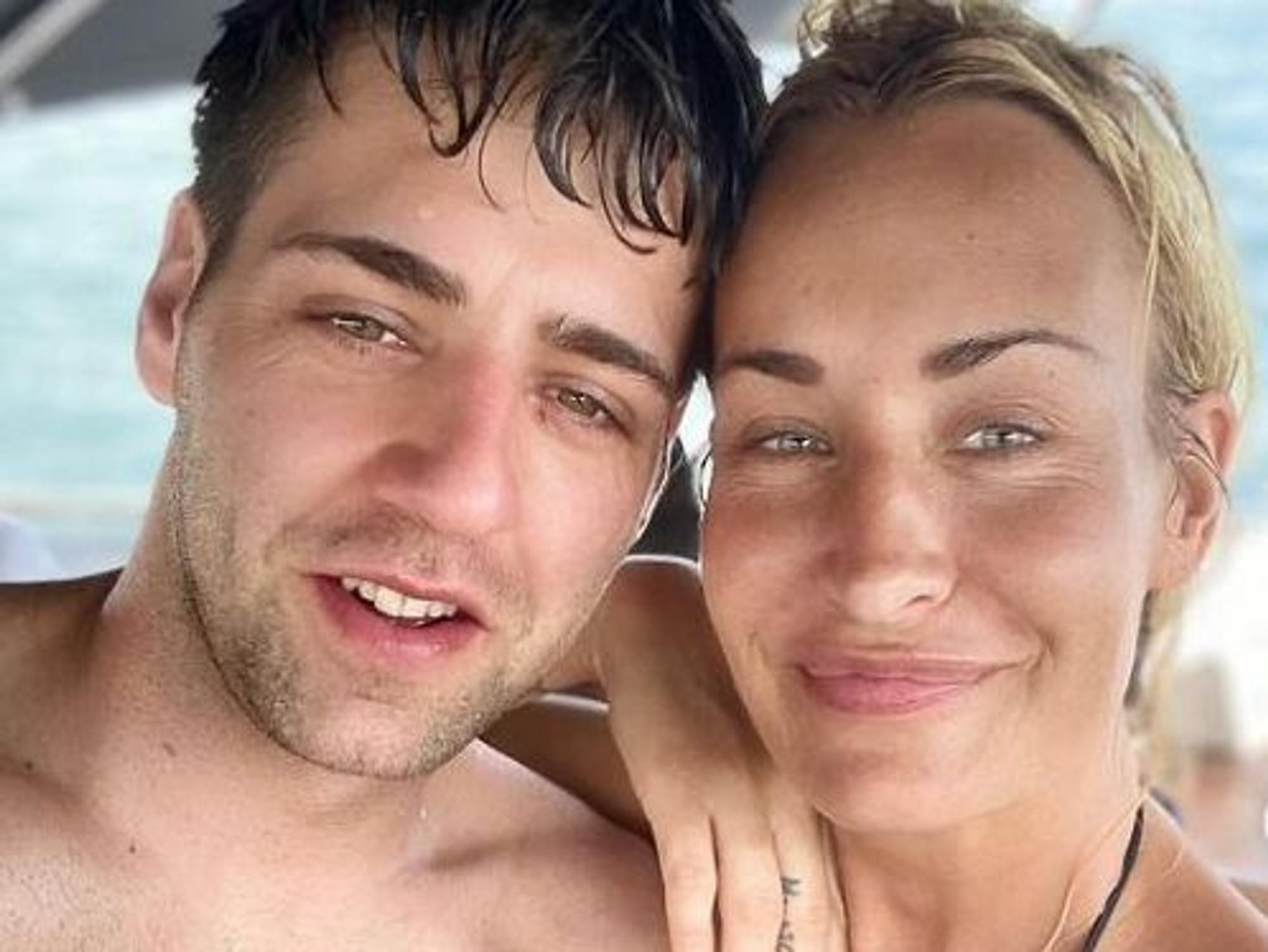 Sarah Connor und ihr kleiner Bruder Robin Lewe auf einem Instagram-Selfie von Dezember 2019.