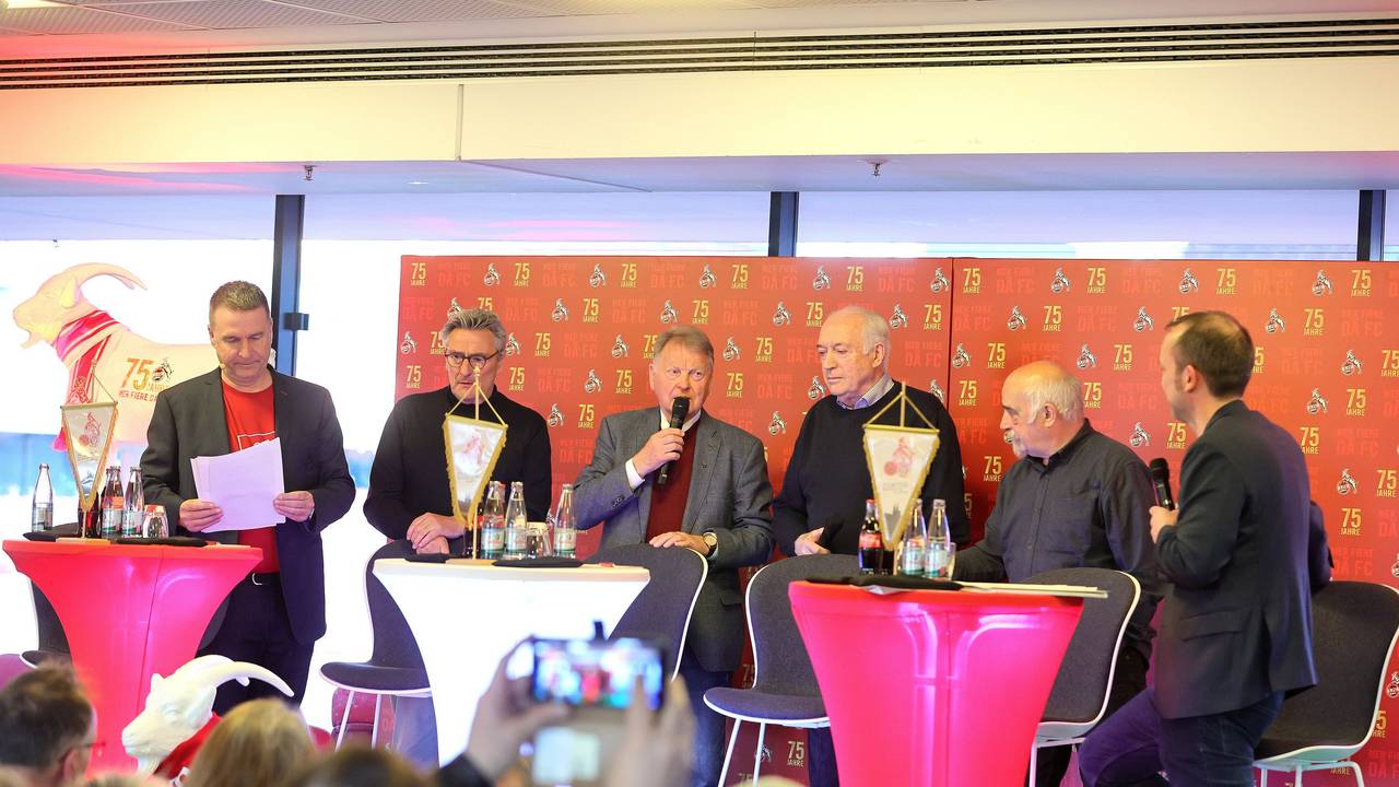 1. FC Köln, Mitgliederstammtisch im 12. Mann im RheinEnergieStadion, von links: Rainer Mendel, Dieter Müller, Karl-Heinz Thielen, Bernd Cullmann, Harald Konopka, Frederic Latz.