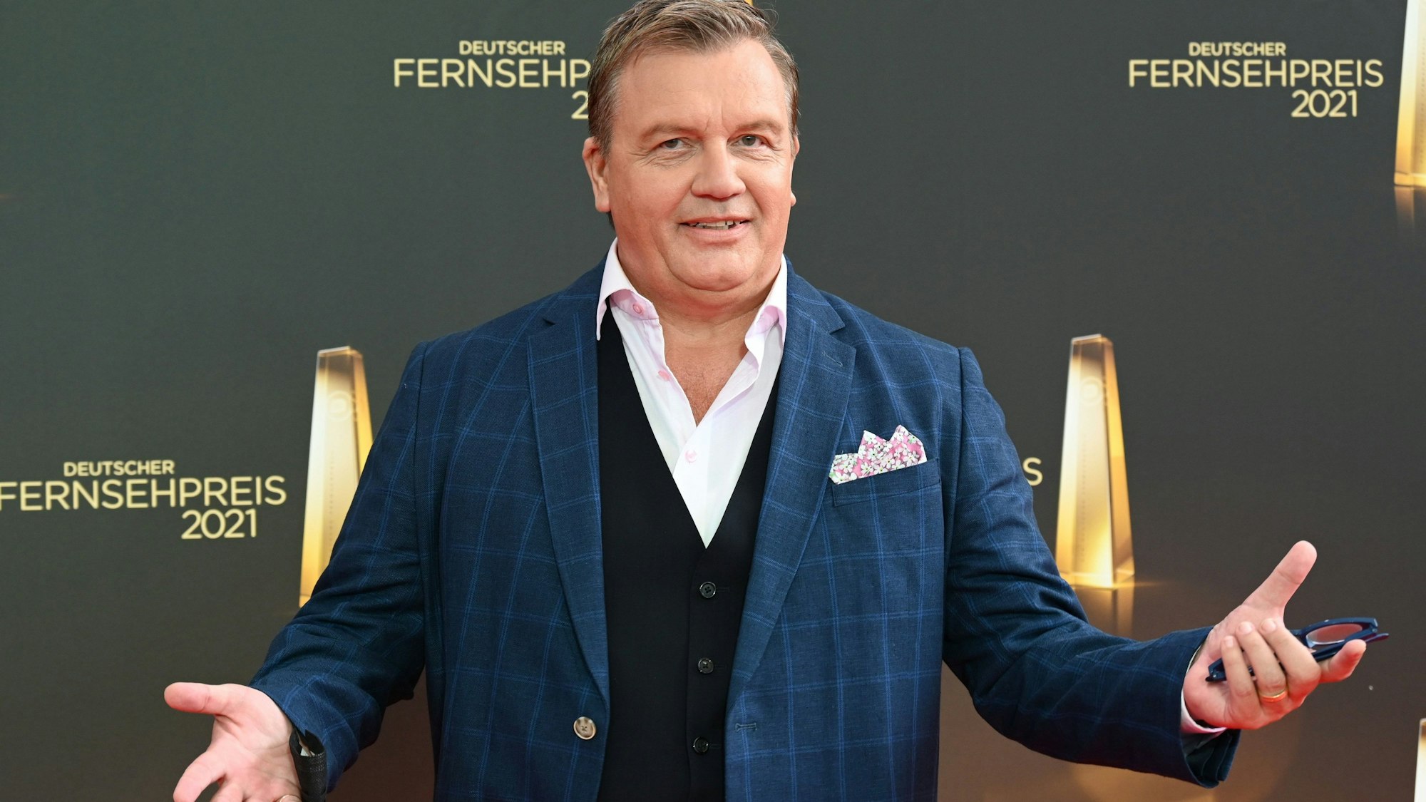 Hape Kerkeling, Entertainer, Bestsellerautor und Komiker, kommt zur Verleihung des Deutschen Fernsehpreises 2021.