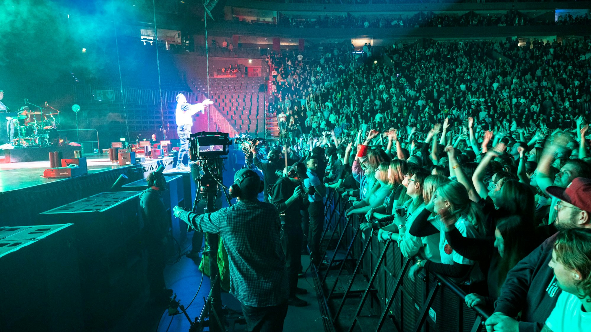 Köln: Marteria auf der Bühne beim Konzert in der Lanxess-Arena.