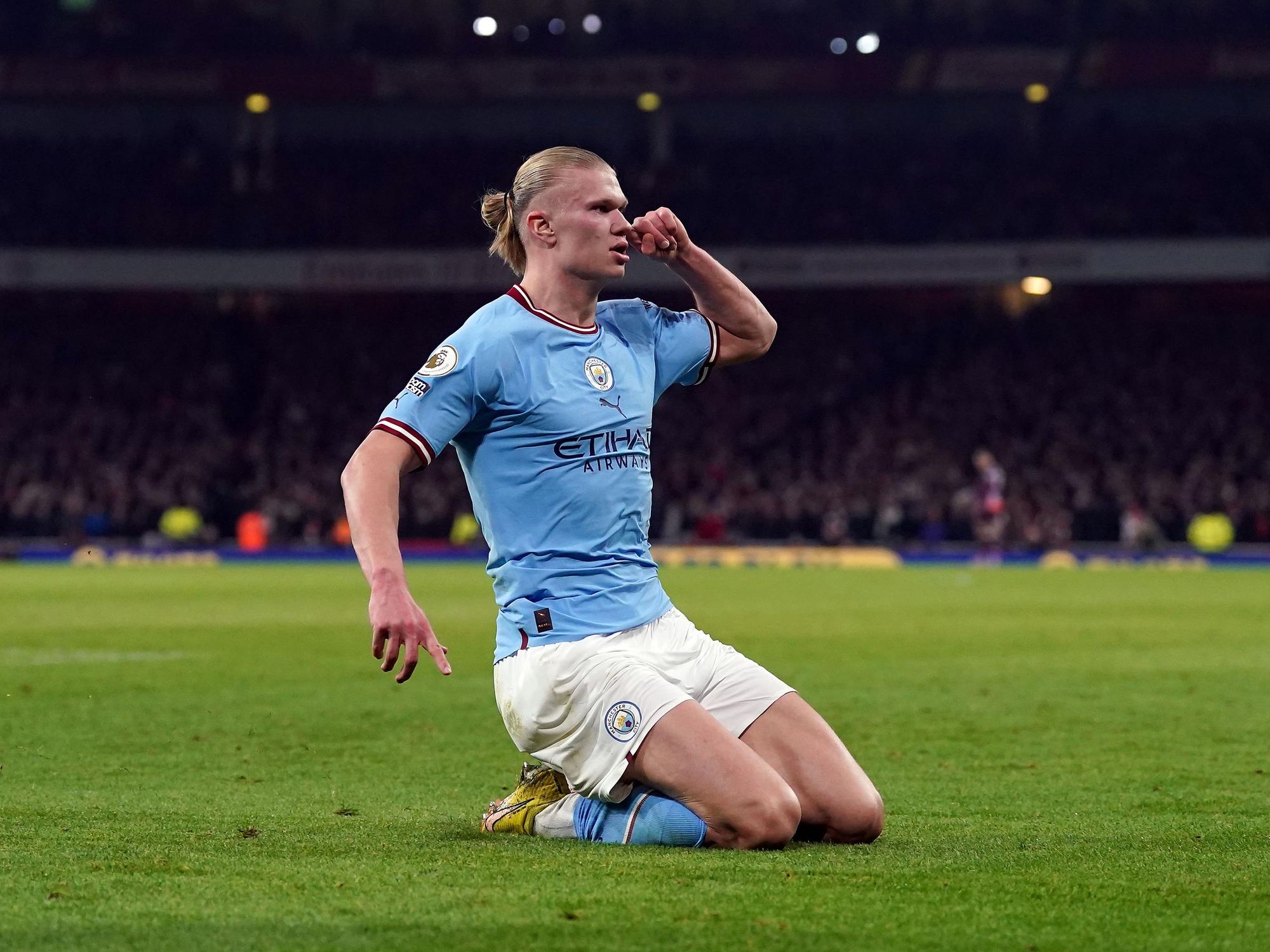 Erling Haaland von Manchester City feiert den dritten Treffer seiner Mannschaft.