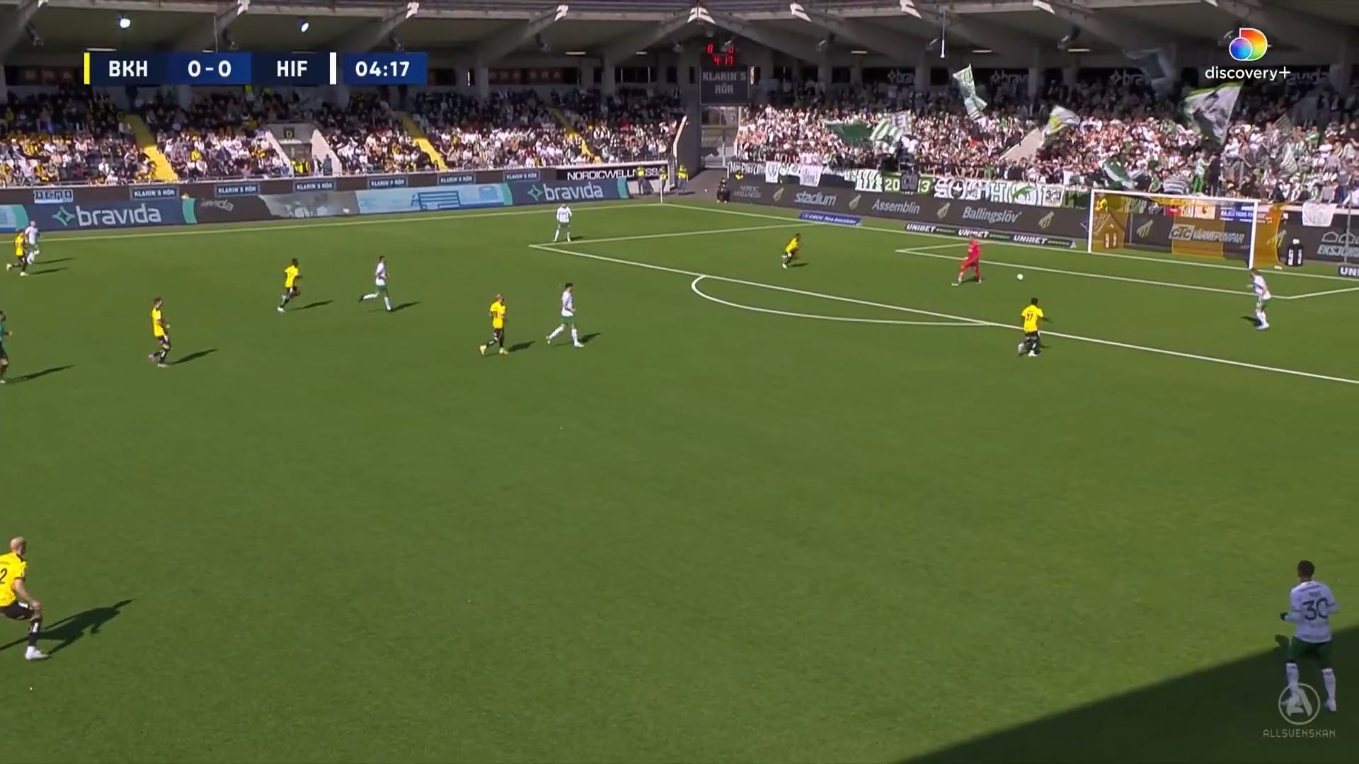 Screenshot der Übertragung des Allsvenskan-Spiels zwischen BK Häcken und Hammarby IF bei Discovery+, bei dem Keeper Oliver Dovin ein folgenschwerer Patzer unterläuft.