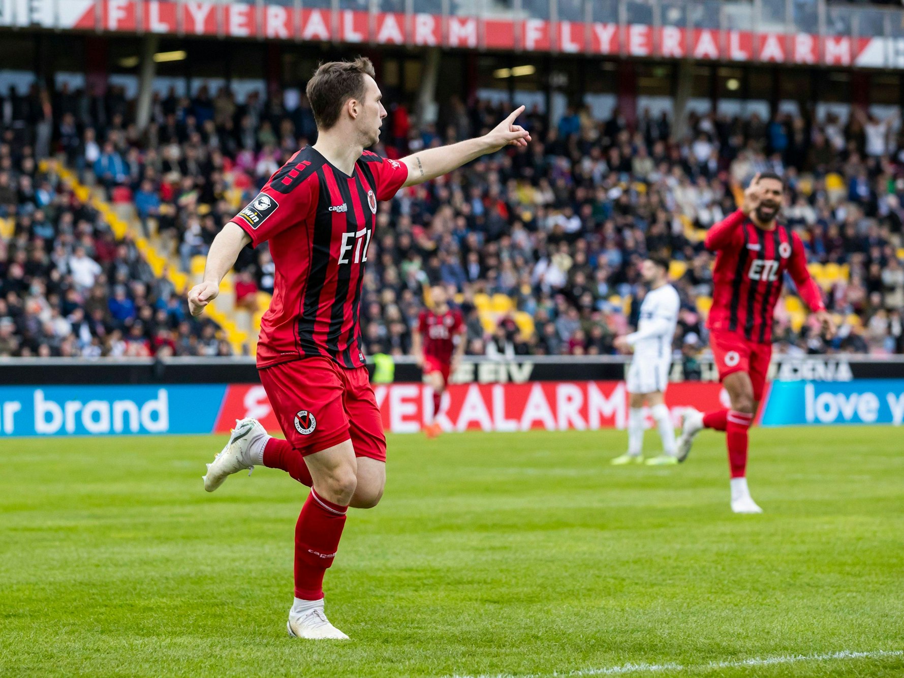 Robin Meissner jubelt über einen Treffer.