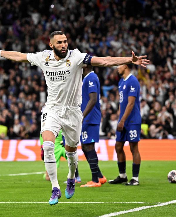 Karim Benzema jubelt gegen Chelsea über seinen Treffer zum 1:0.