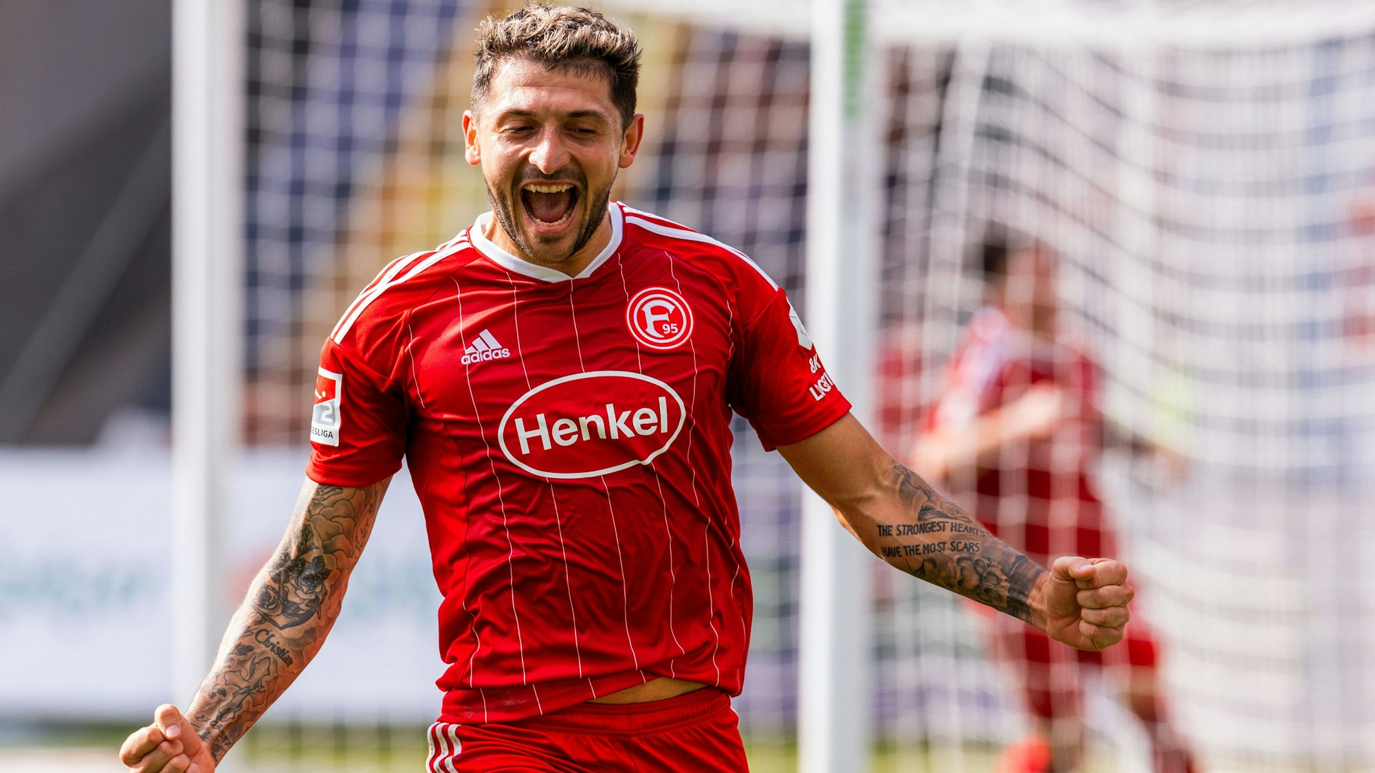 Düsseldorfs Matthias Zimmermann jubelt nach seinem Treffer.