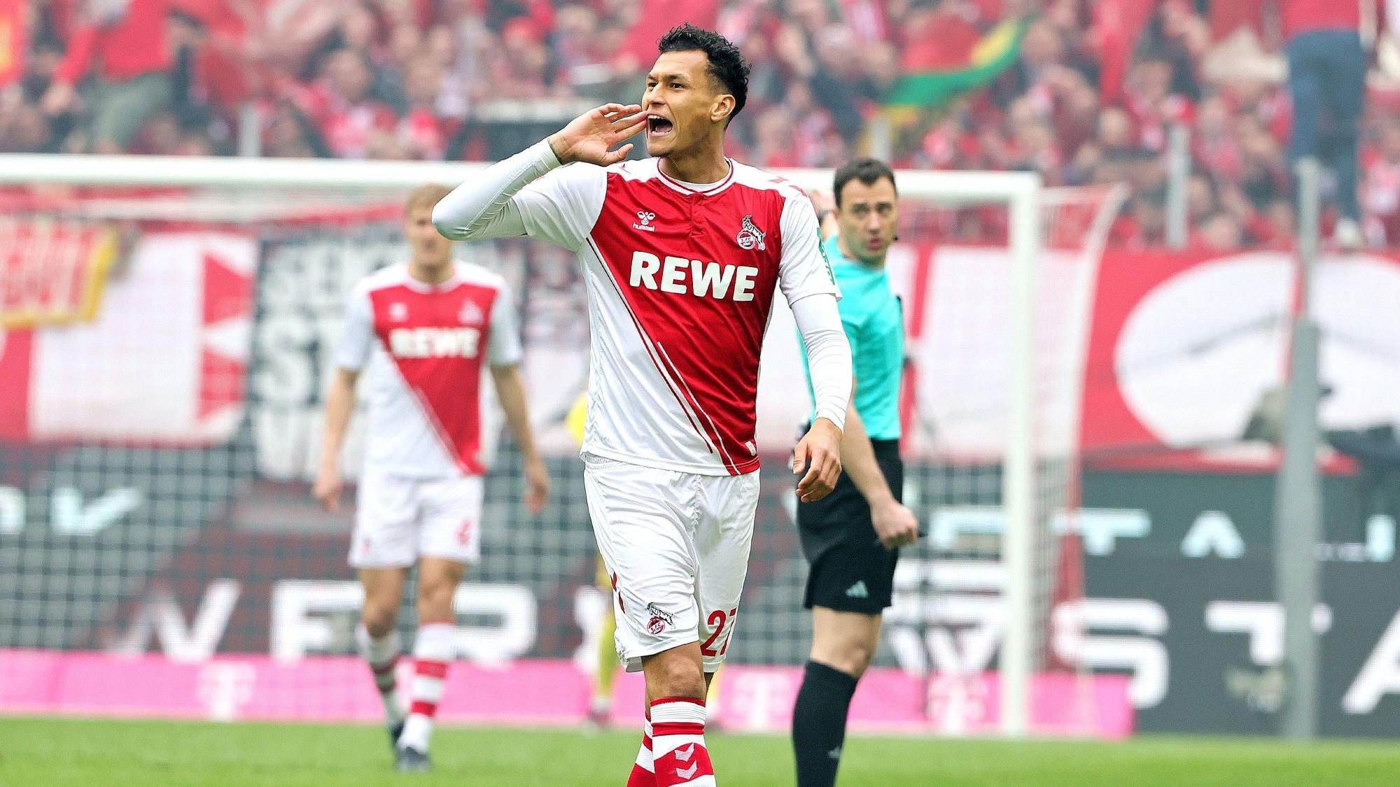 Davie Selke schreibt beim Derby 1. FC Köln gegen Borussia Mönchengladbach.